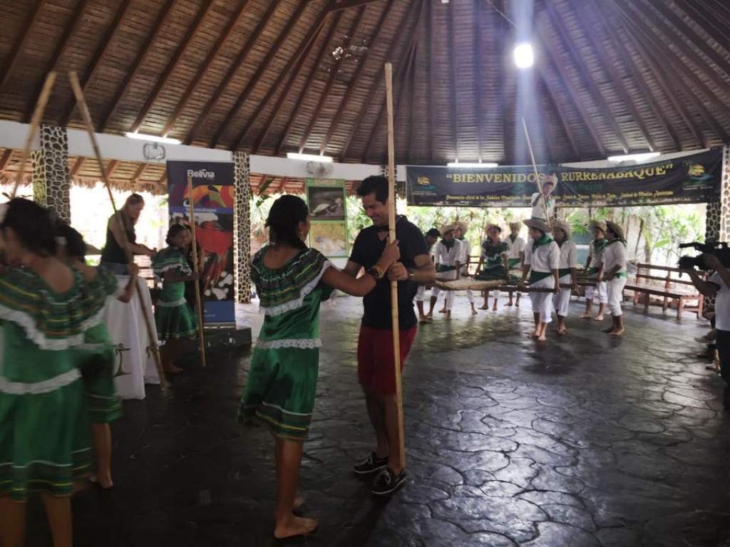 Danzando baile El Balsero en Rurrenabaque