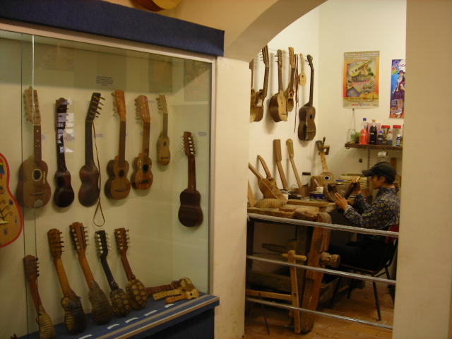 MUSEO DE INSTRUMENTOS MUSICALES