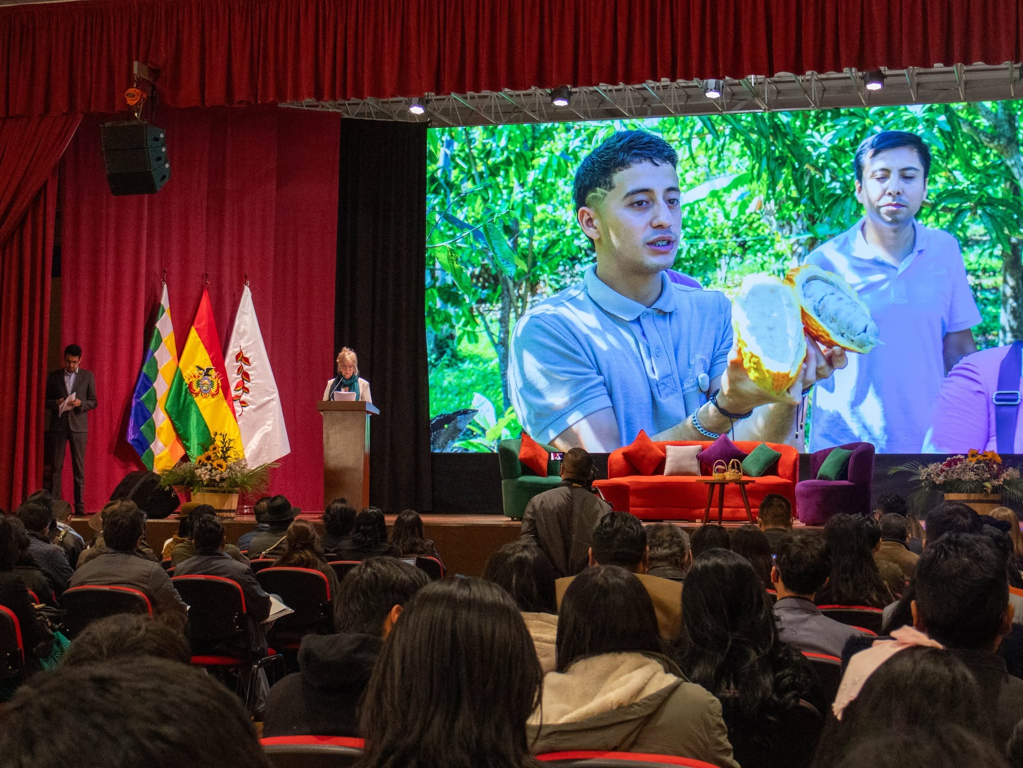 Jóvenes de siete municipios se capacitarán en turismo sostenible en Bolivia